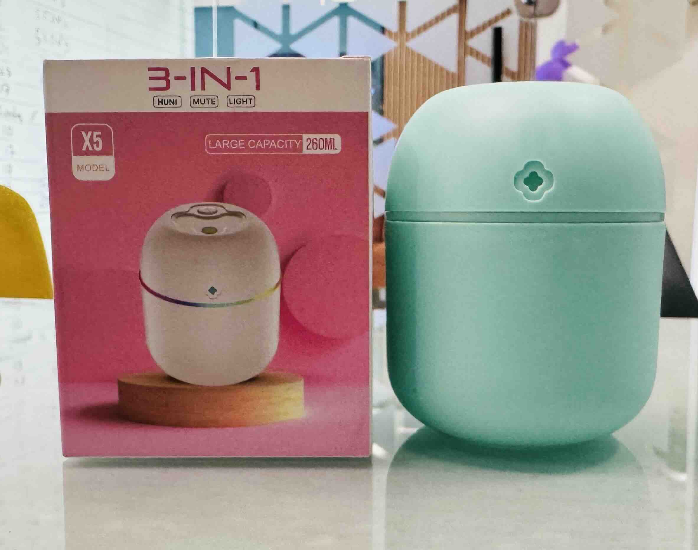 IMG_9589_1732613664.jpg USB Portable 3-in-1 Air Humidifier | Mute, Colorful LED Light & Aromatherapy | For Home, Office & Car - Image 3