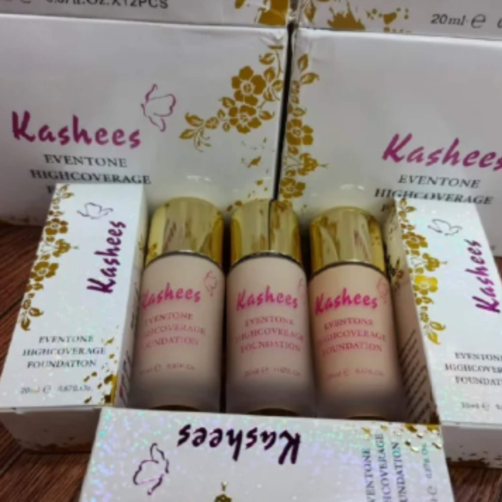 kasheesbase4_1758016569.jpg Kashees Eventone Liquid Foundation | High Coverage Long Lasting Radiant Makeup Base 30 ml - Image 6